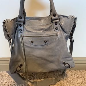 Gently used, Beautiful Balenciaga Handbag!